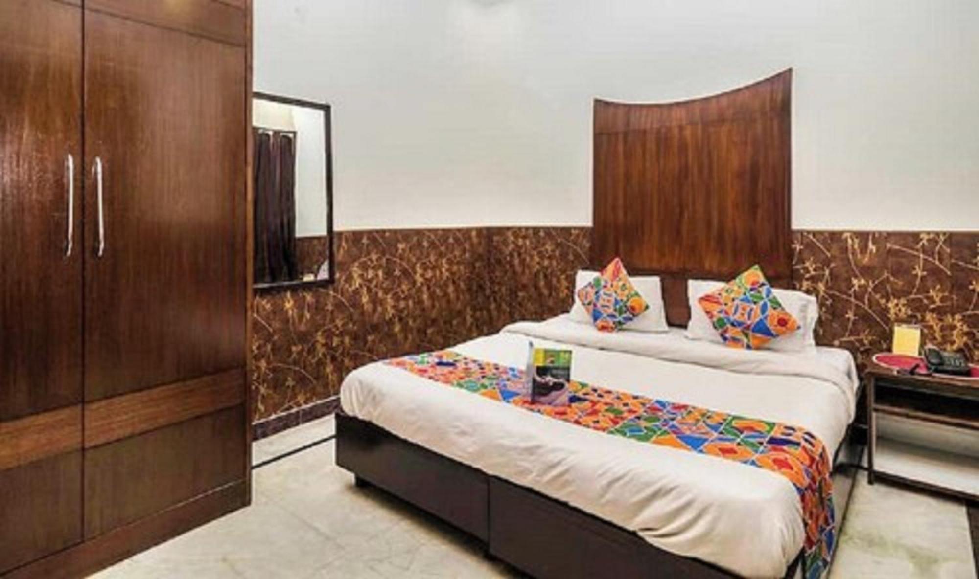 Hotel Shanti House New Delhi Karnail Singh Stadium Gate No 1 Extérieur photo