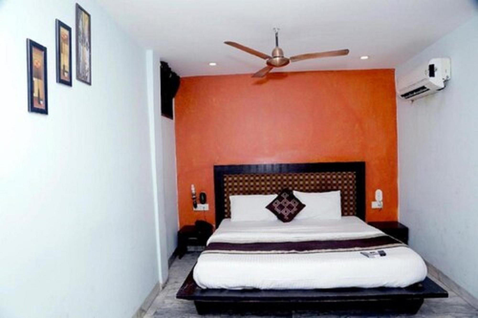 Hotel Shanti House New Delhi Karnail Singh Stadium Gate No 1 Extérieur photo